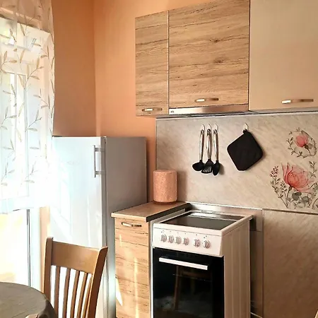 Serene Sky Apartment Warna